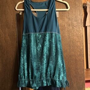 Racerback active top